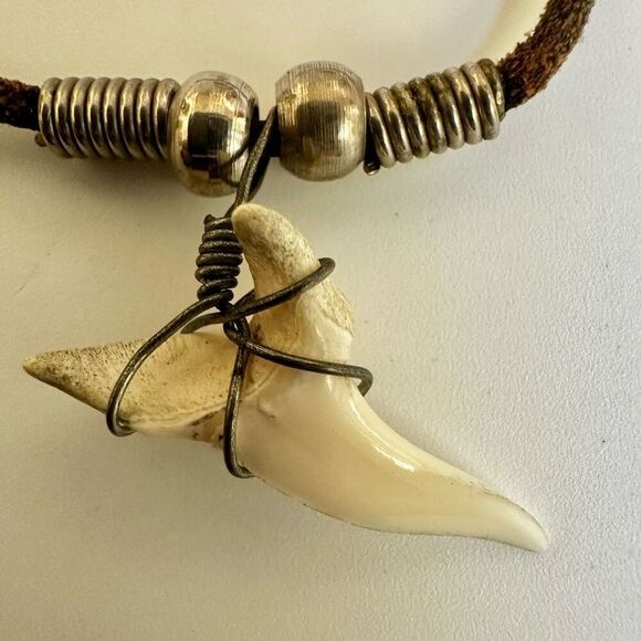 Shark tooth bracelet on cord - Picture 3 of 6